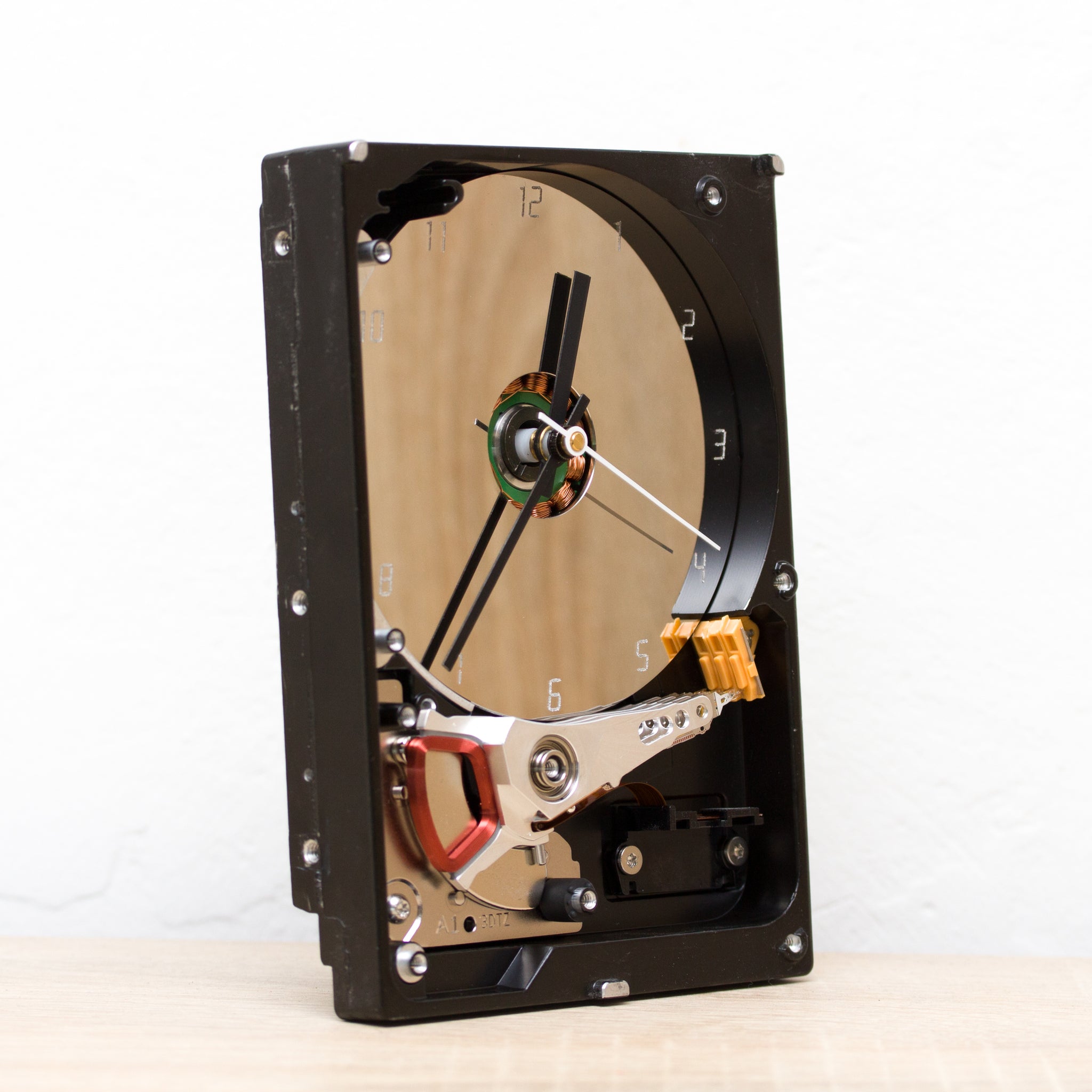 Clock for techie lover made of a recycled HDD