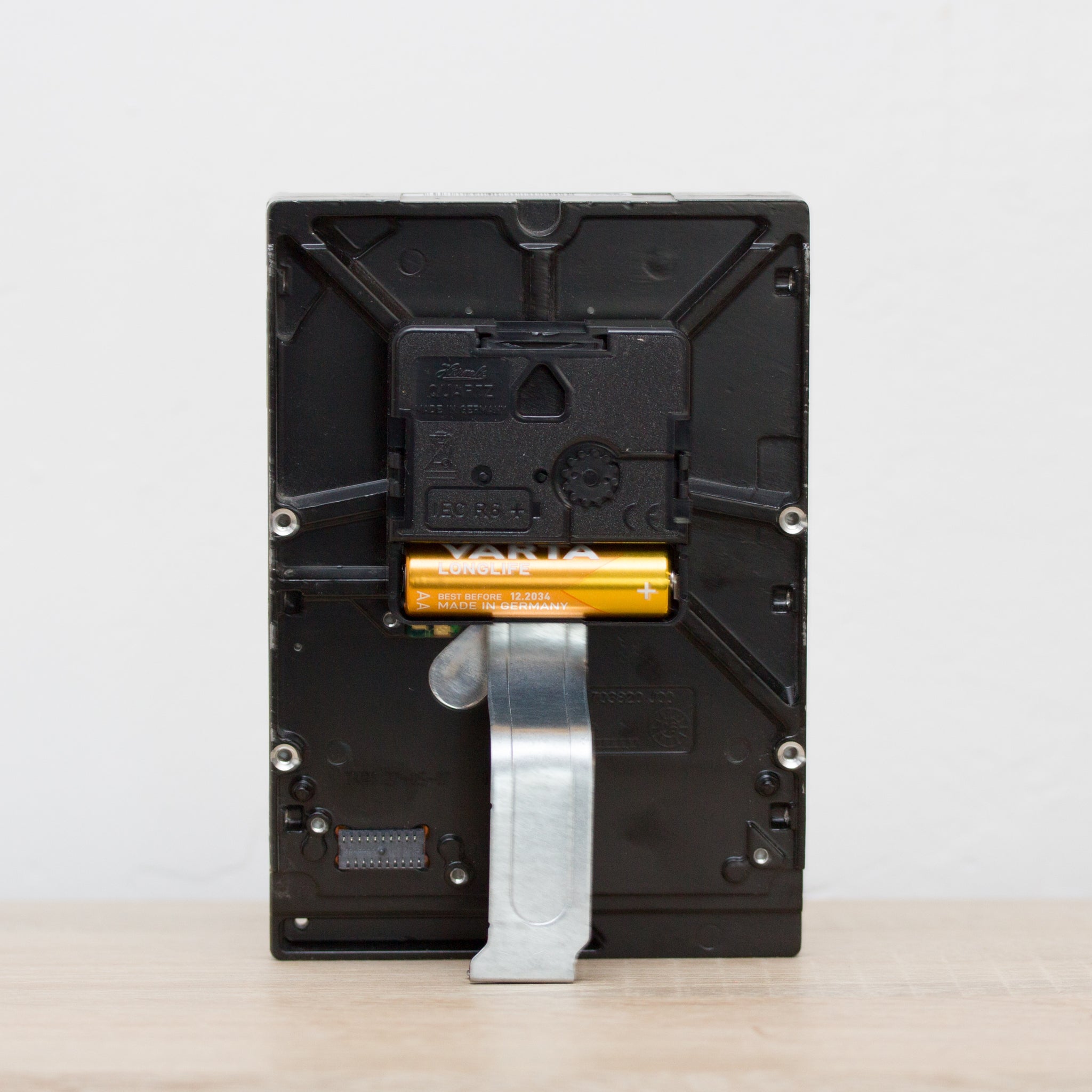Clock for techie lover made of a recycled HDD