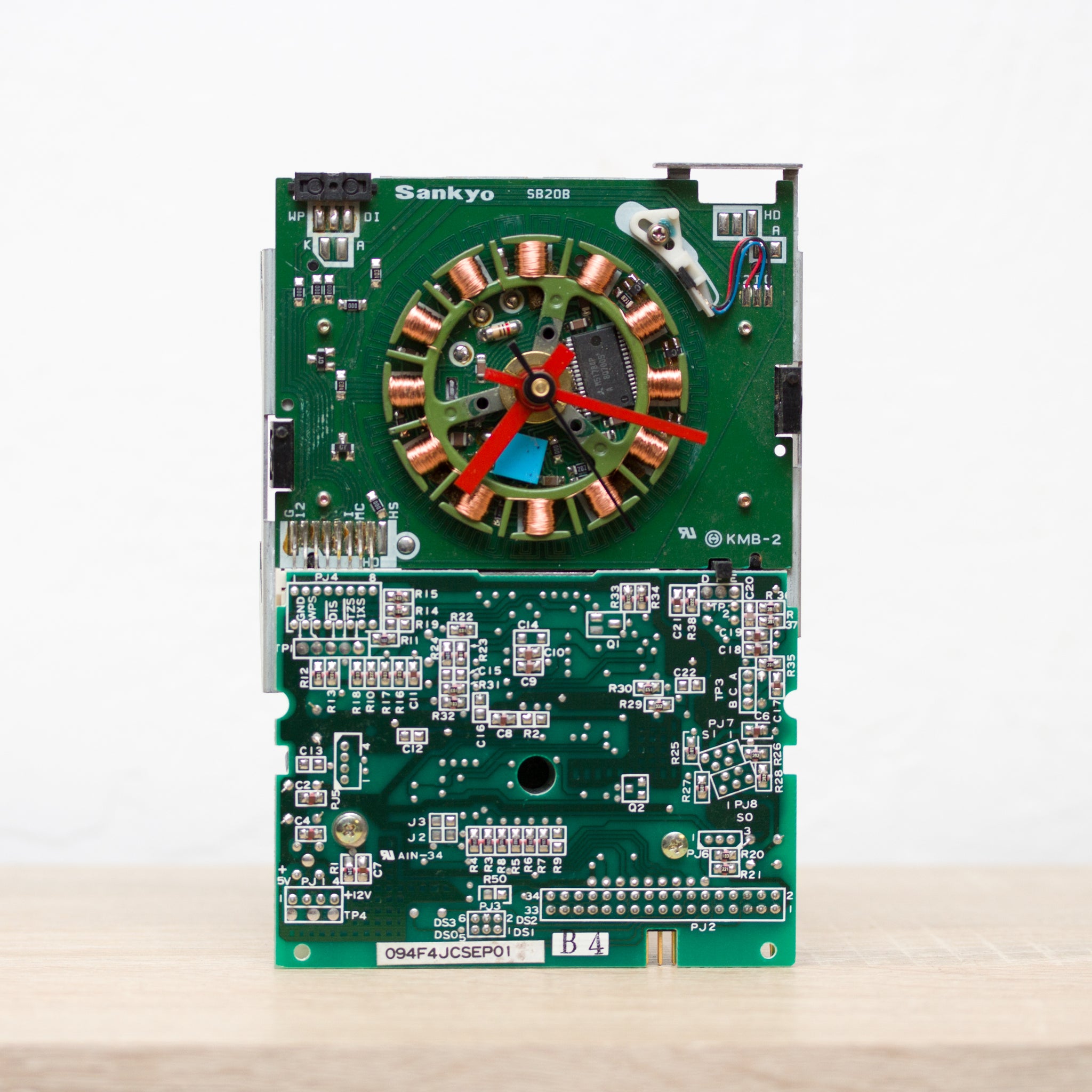 Desk clock made from a 3 1/2 inch floppy disk drive, FDD clock