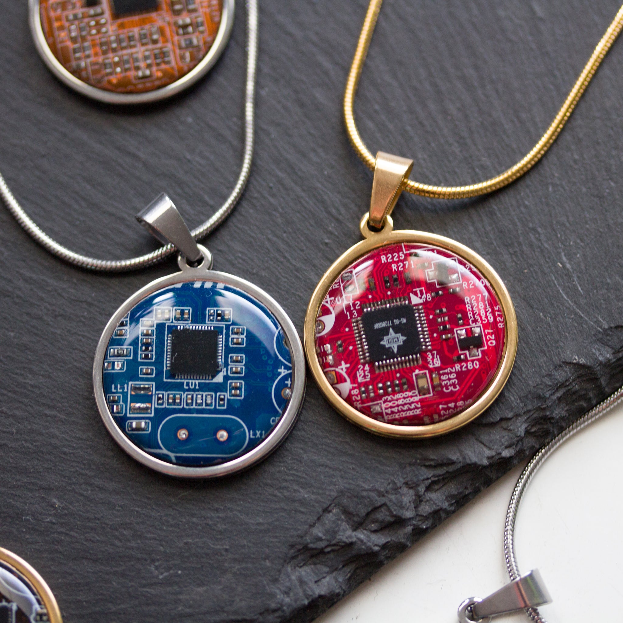 Circuit board necklace 25mm / 1 inch, round