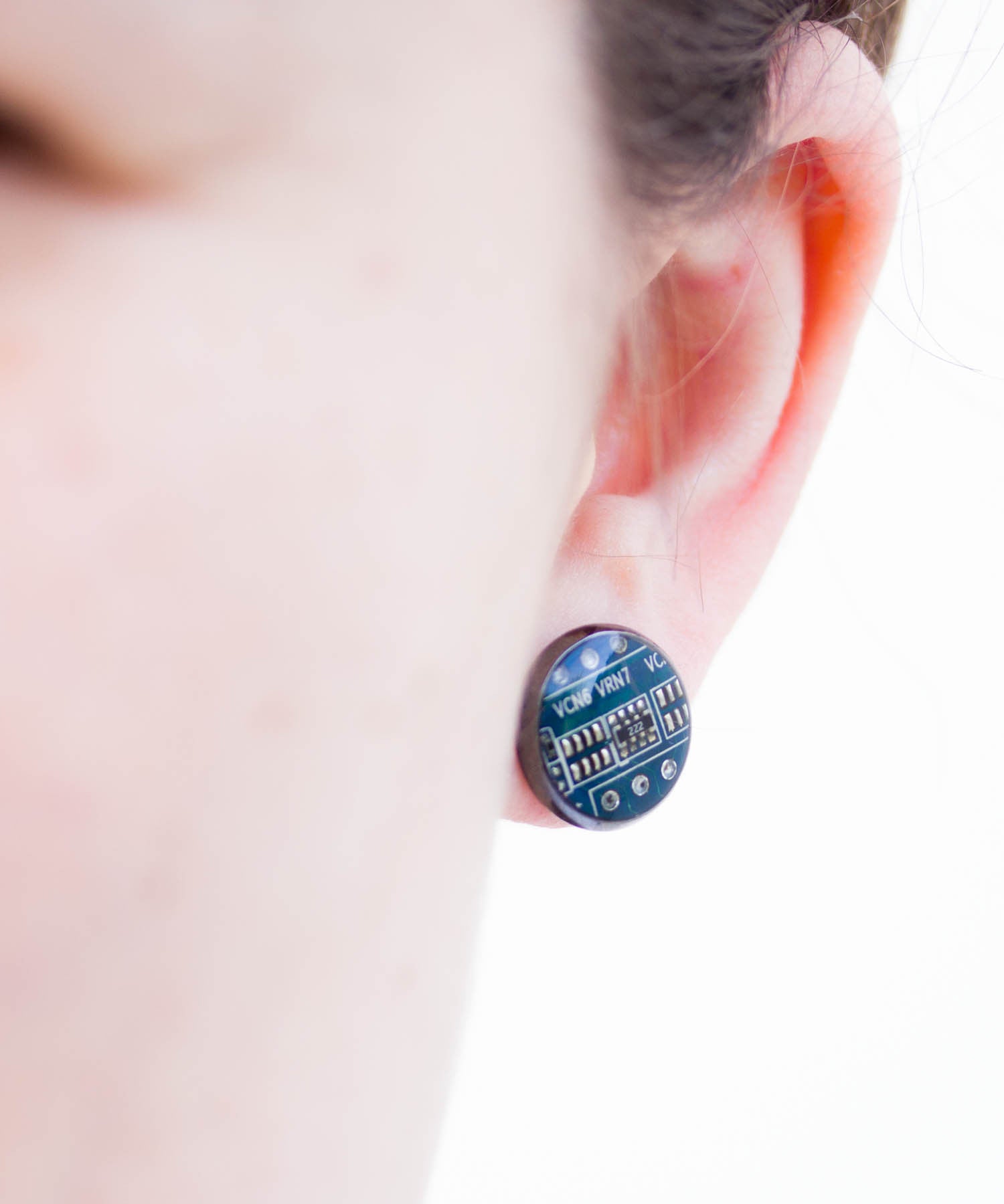 Circuit board round stud earrings