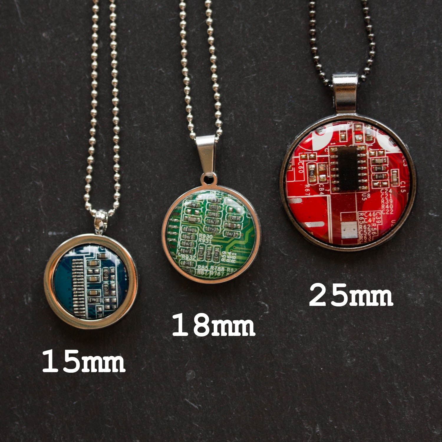 Circuit board necklace, round