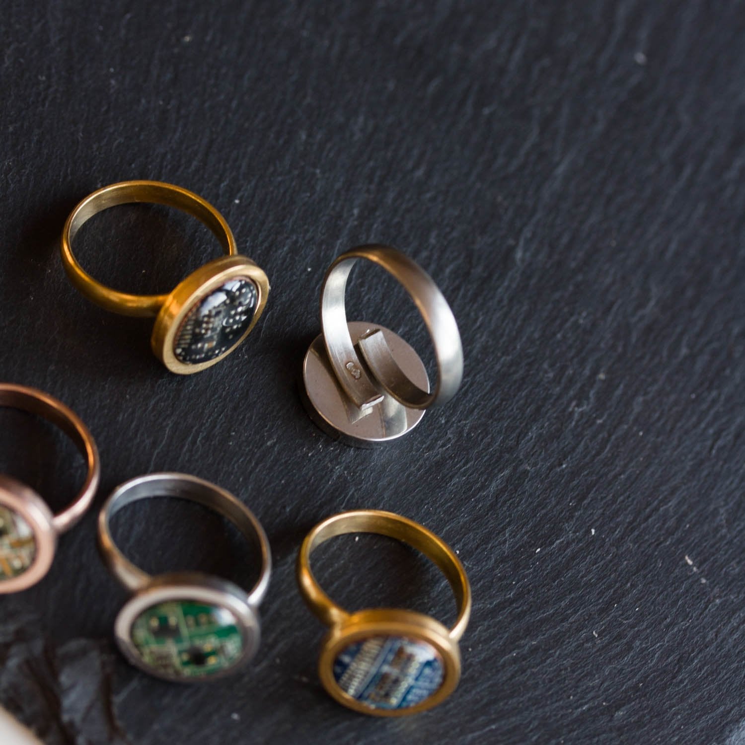 Geeky ring with circuit board piece, 12 mm