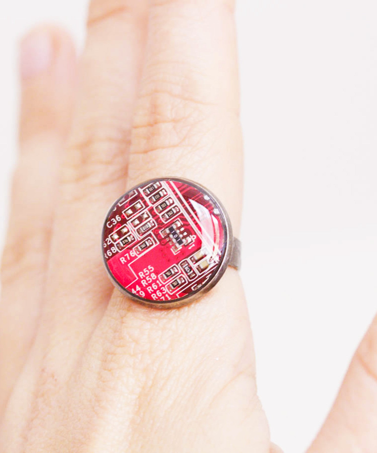 Geeky cocktail round ring