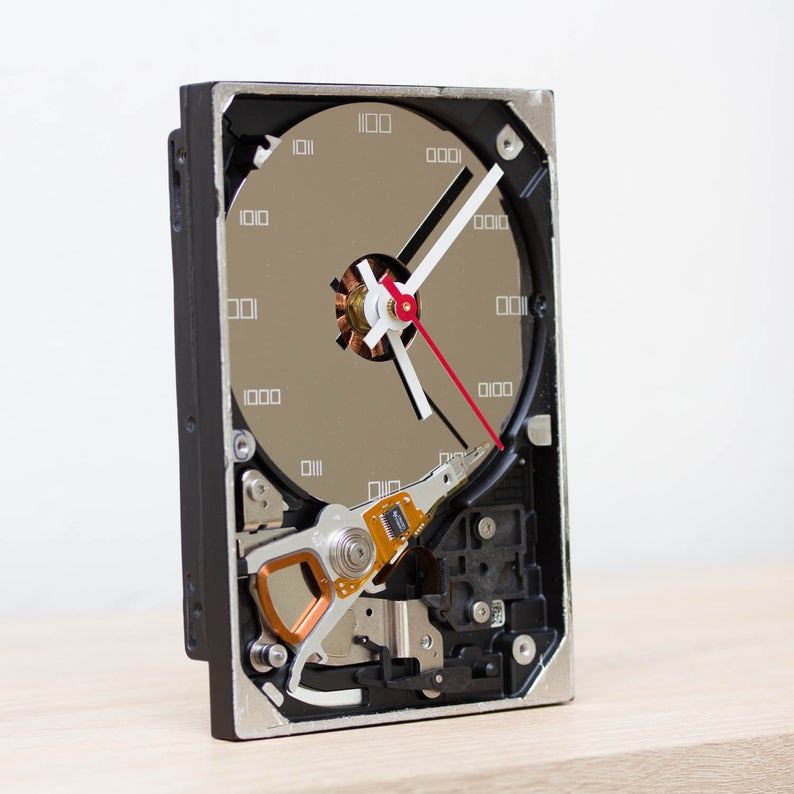 Techie Desk clock made of a recycled HDD